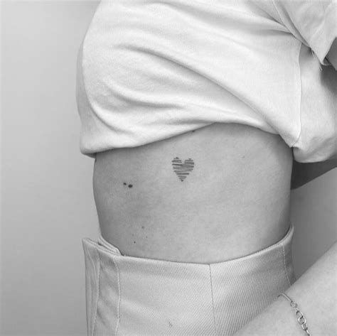 tatuajes en el torax para mujeres|Tatuajes en el Pecho para Hombres y Mujeres